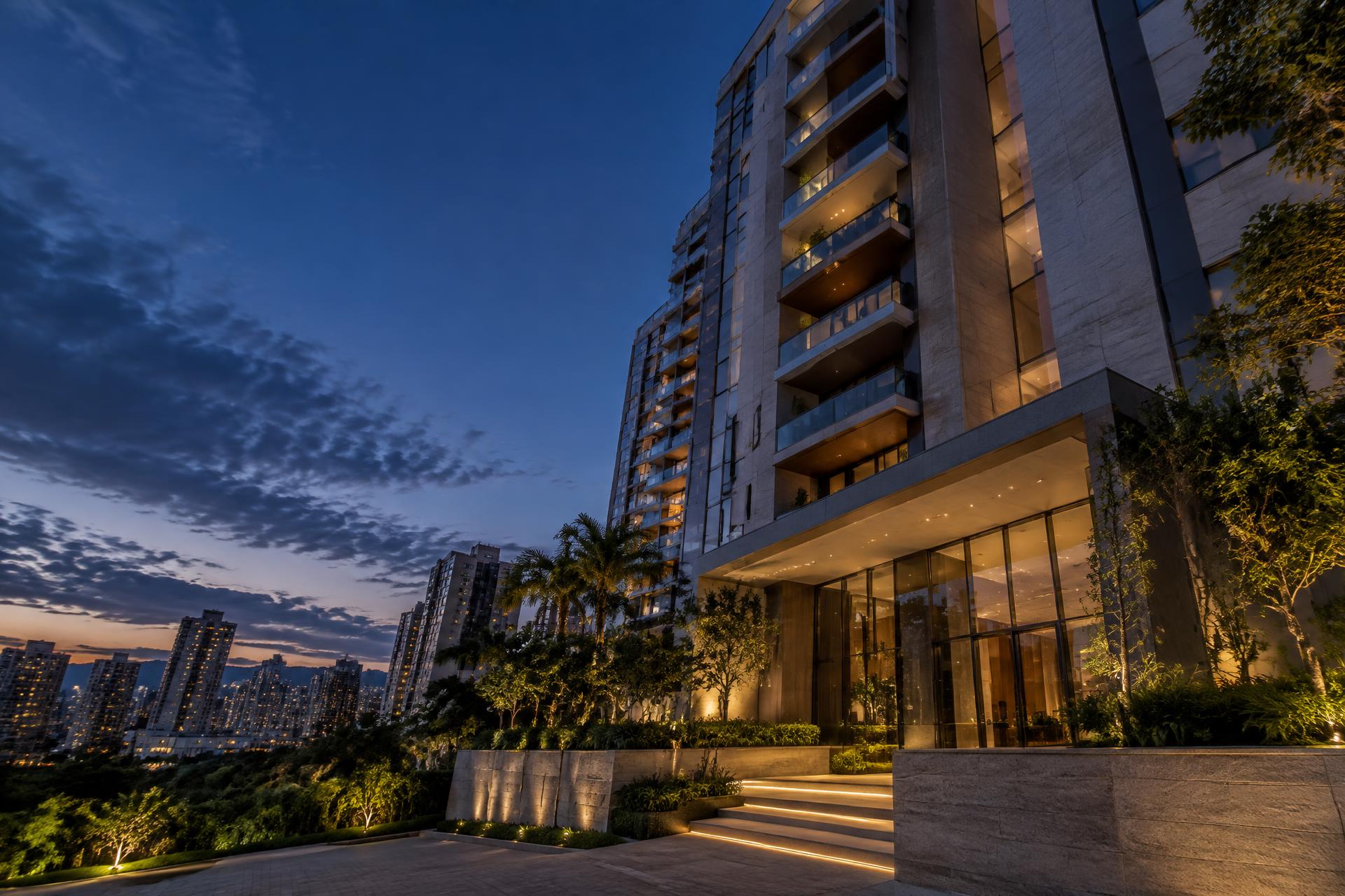 Fachada imponente de edifício residencial de alto padrão